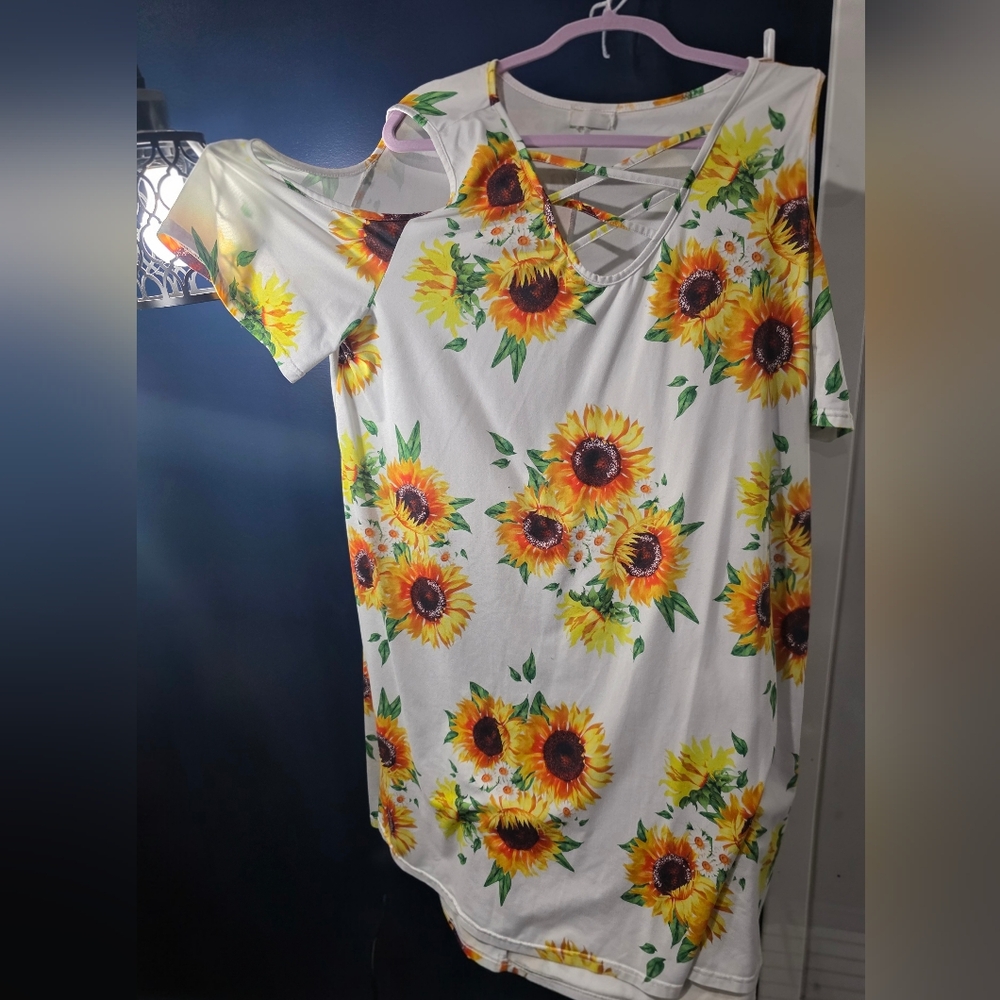 Sunflower Print Short Sleeve Top